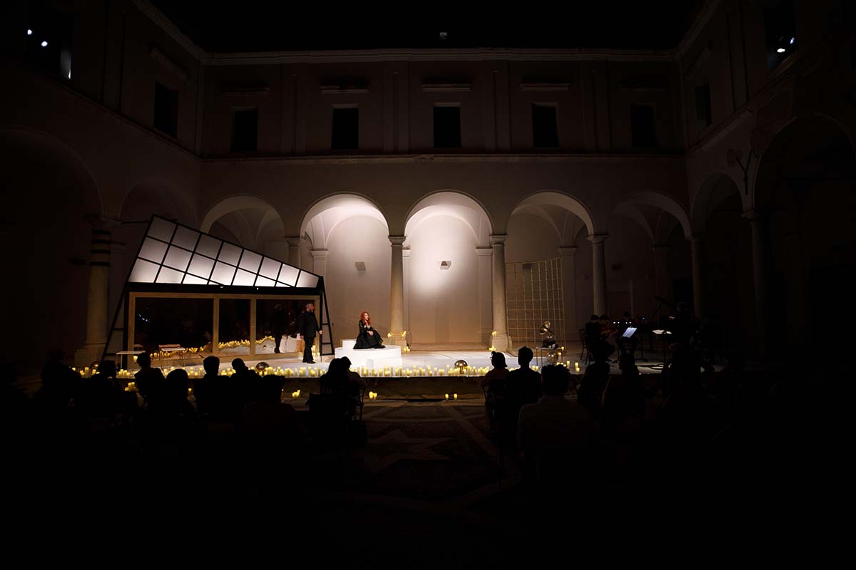 Opera La Traviata   , scene e costumi di Danilo Coppola anno 2021