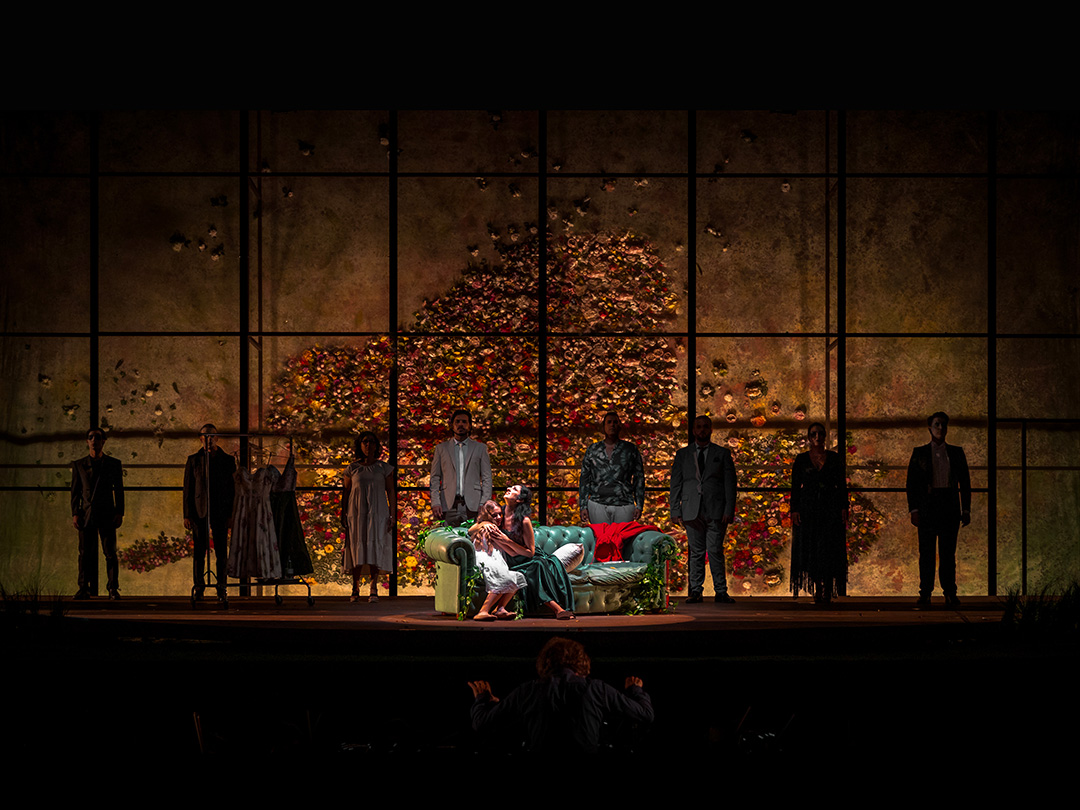 Opera La Traviata con le scene di Danilo Coppola al Teatro di G. Di Stefano