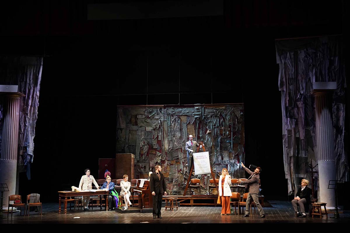 Opera Le Convenienze ed Inconvenienze Teatrali , scene e costumi di Danilo Coppola anno 2021