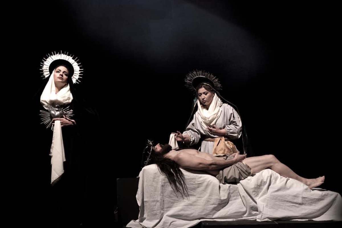 Opera Stabat Mater con le scene e i costumi di Danilo Coppola per il luglio musicale trapanese anno 2022